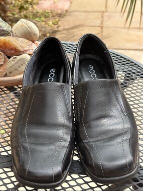 Ecco Leather Slip On Loafers Size 6.5 or Eu 37 Brown